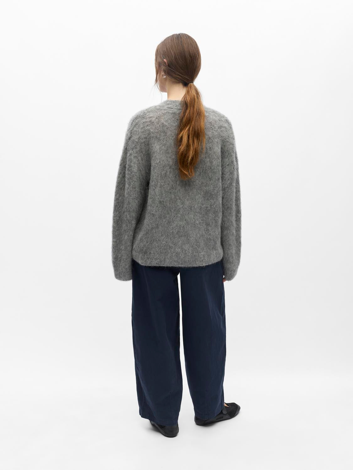 model_shot-back